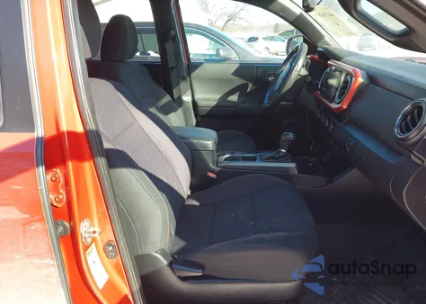 2017 Toyota Tacoma Trd Off Road z USA, uszkodzony, nr VIN 3TMDZ5BN3HM022175